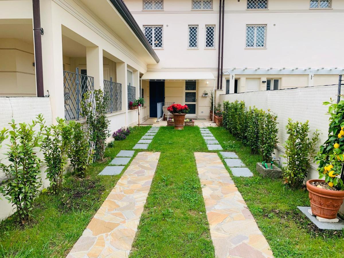Cb House Holiday Pietrasanta Bagian luar foto